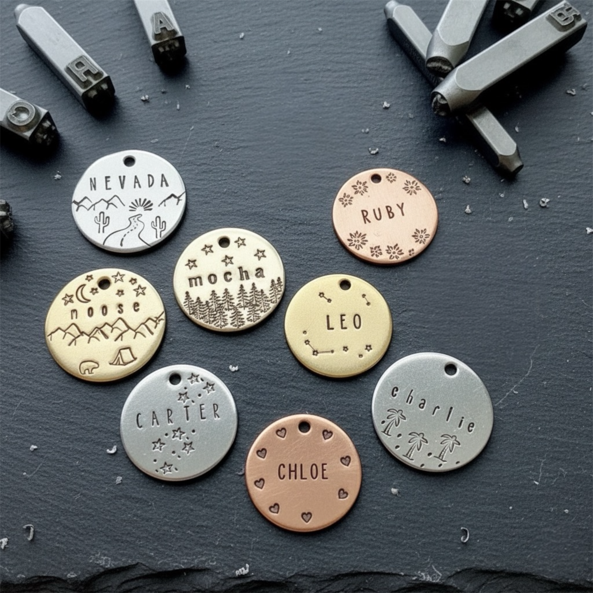 Hundemarke aus Messing individuell & handgestempelt